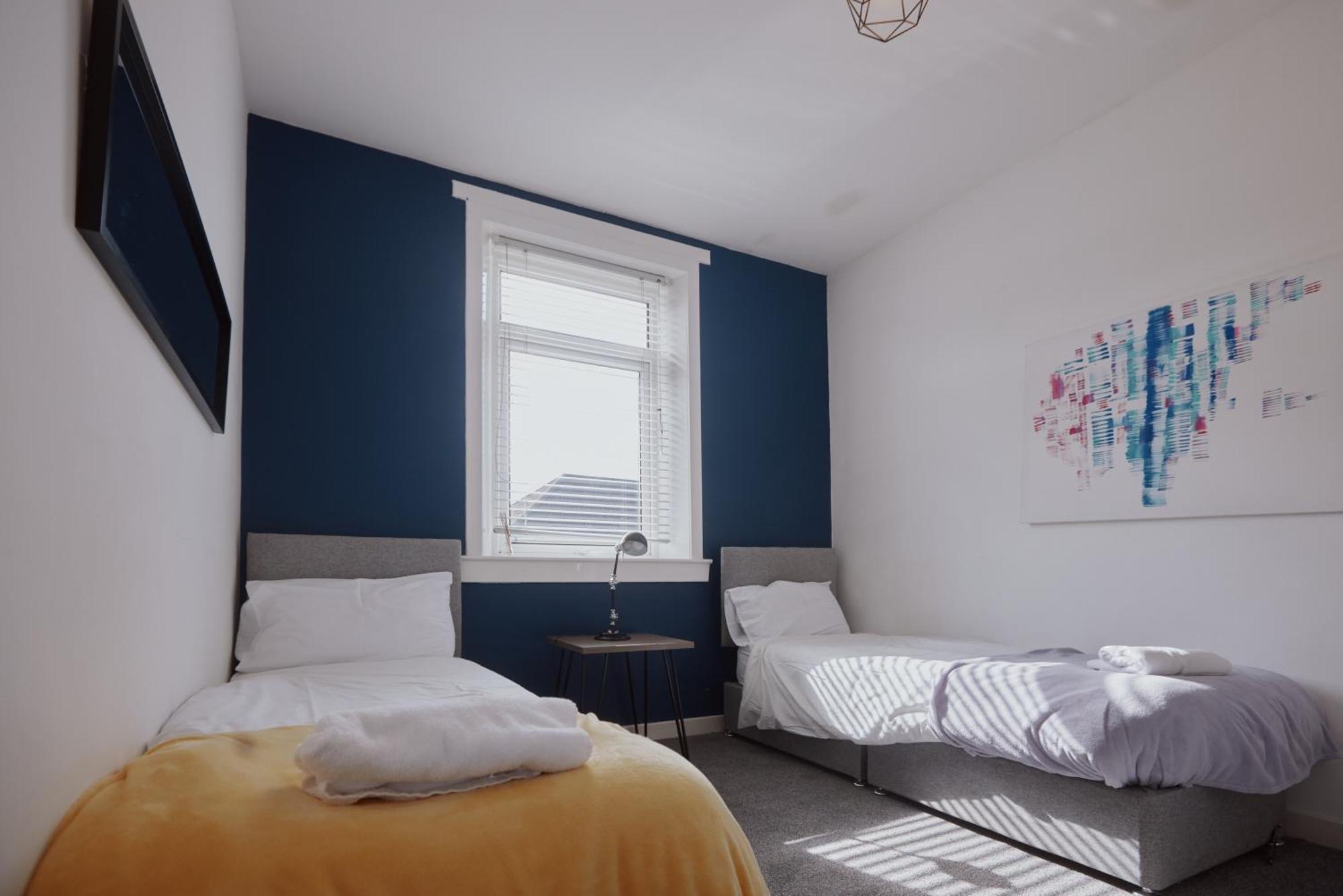 Modern And Vibrantly Designed Apartment มาเทอร์เวลล์ ภายนอก รูปภาพ