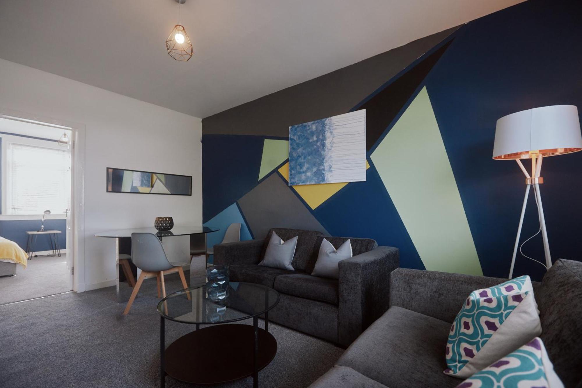 Modern And Vibrantly Designed Apartment มาเทอร์เวลล์ ภายนอก รูปภาพ